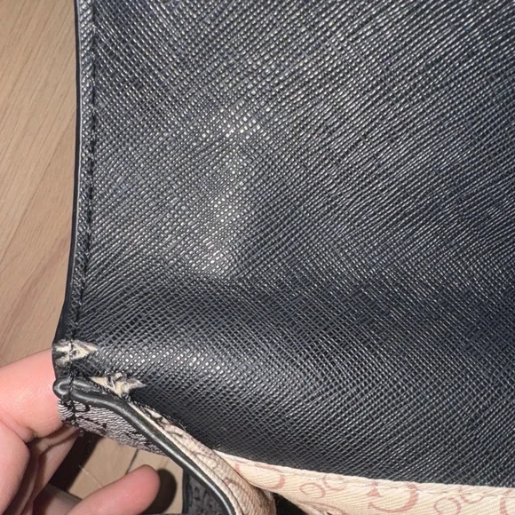 Guess Black and Gray Patterned Crossbody Bag - Picture 10 of 13